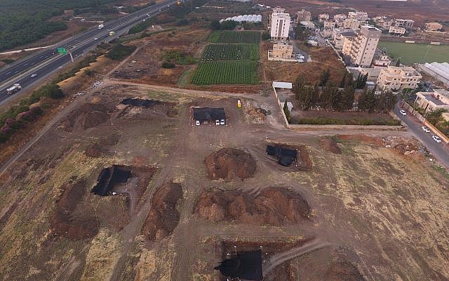The excavation of the half a million-year-old prehistoric site at Jaljulia, aerial view. (Yitzhak Marmelstein, courtesy of the Israel Antiquities Authority)