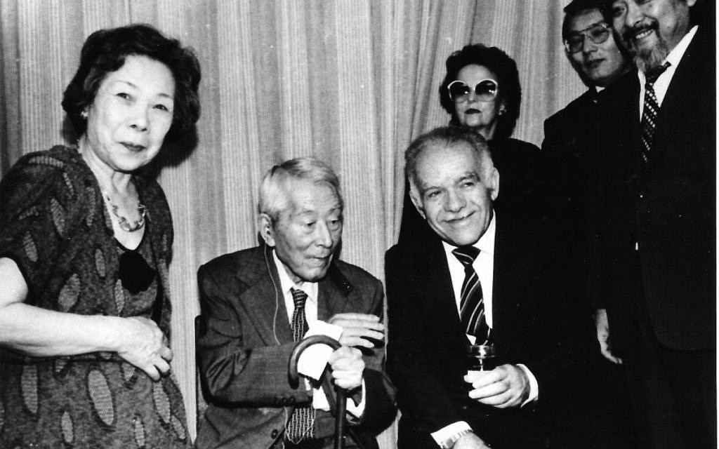 Chiune Sugihara (seated, center) with family and then foreign minister Yitzhak Shamir in Tokyo, 1985. (courtesy Nobuki Sugihara)