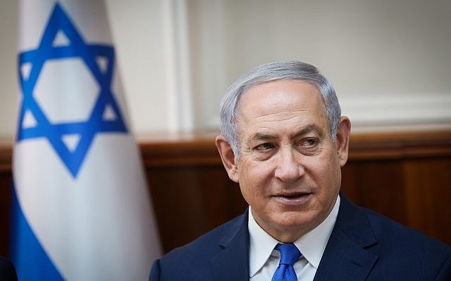 Prime Minister Benjamin Netanyahu leads a cabinet meeting at the Prime Minister's Office in Jerusalem on January 11, 2018. (Alex Kolomoisky/POOL)