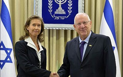 President Reuven Rivlin with the Ambassador of Slovenia, Barbara Susnik, November 2015 (Israeli Ministry of Foreign Affairs)