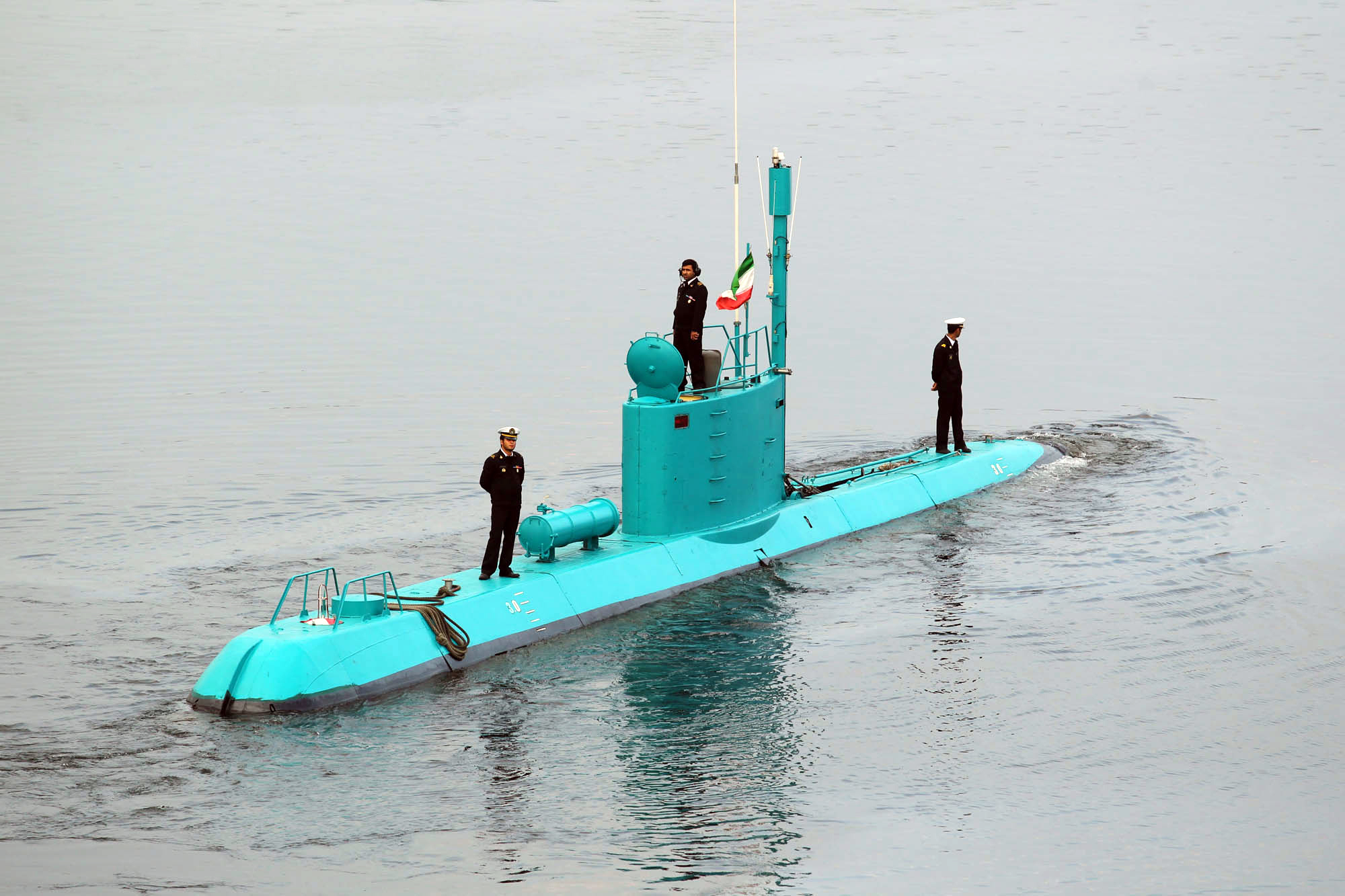 أسطول الغواصات القزمية الإيراني بإمكانه اغراق السفن الحربية , بفضل كوريا الشمالية  AP_544017351561
