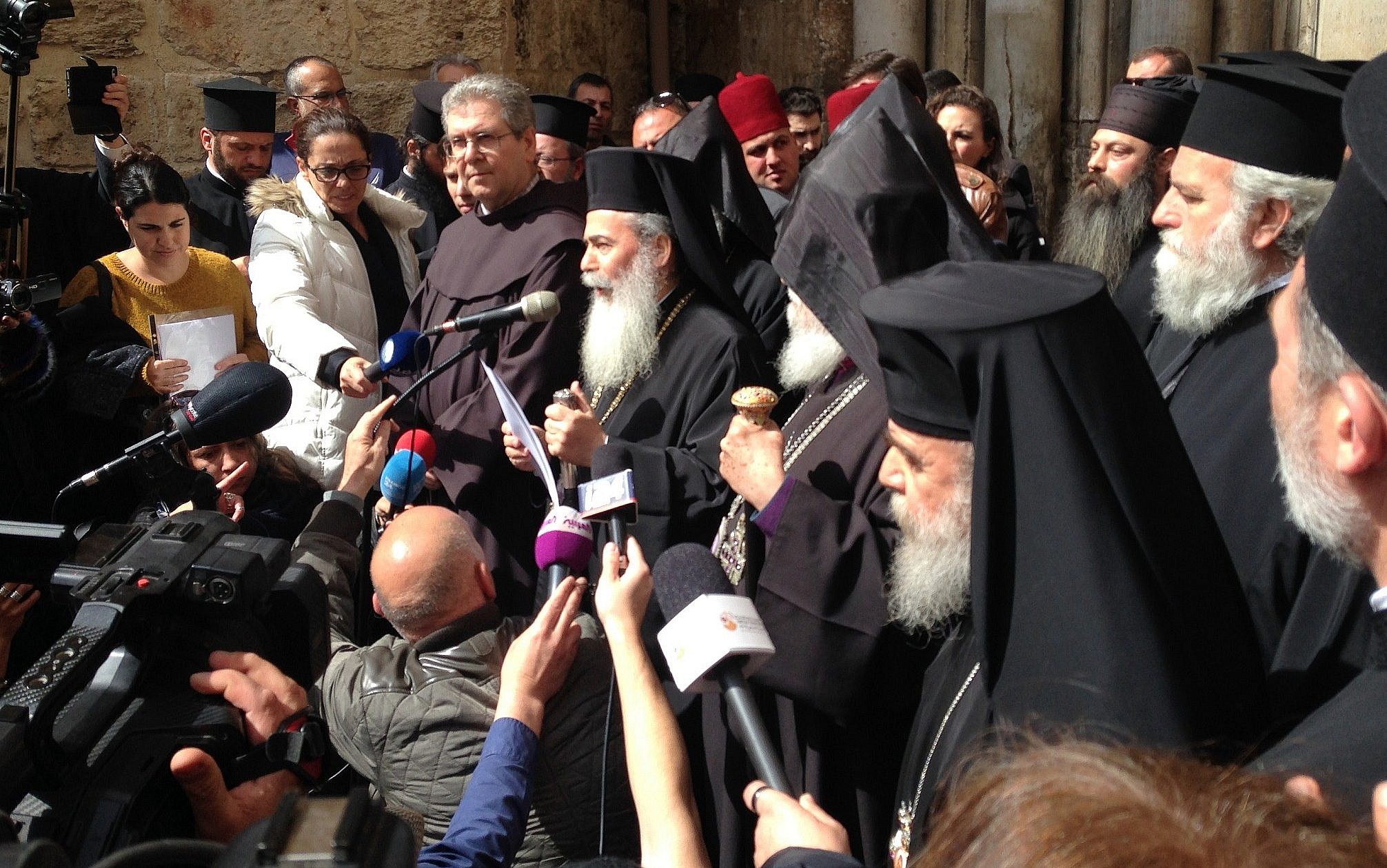 protest church of holy sepulchre