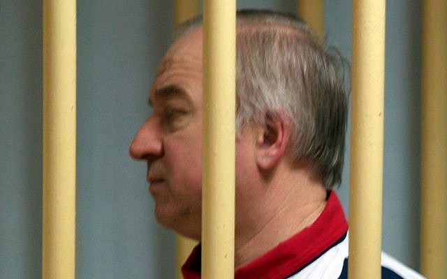 Former Russian military intelligence Colonel Sergei Skripal attends a hearing at the Moscow District Military Court in Moscow on August 9, 2006.(AFP/Kommersant Photo/Yuri Senatorov)
