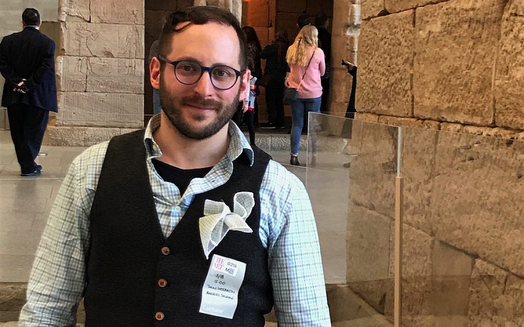 Selavan wants to give his tours combining Jewish text and ancient artifacts at museums around the world. (Debra Nussbaum Cohen/JTA)