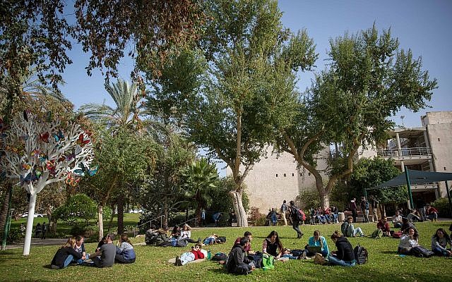 Students seen during a break at the Rehovot Campus of Hebrew University, on January 22, 2018. (Miriam Alster/FLASH90)