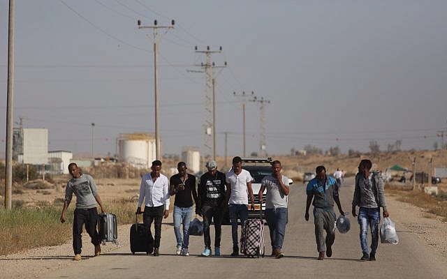 African asylum seekers leaving the Saharonim prison in southern Israel where they had been imprisoned due to their refusal to leave the country, April 15, 2018. (Hadas Parush/Flash90)