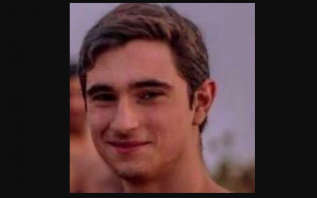 Ronen Lubarsky, un soldat de Tsahal de l'unité Duvdevan, décédé le 26 mai 2018 après avoir été grièvement blessé par une dalle jetée sur sa tête deux jours plus tôt (Courtoisie) Ronen Lubarsky, un soldat de Tsahal de l'unité Duvdevan, décédé le 26 mai 2018 après avoir été grièvement blessé par une dalle jetée sur sa tête deux jours plus tôt (Courtoisie)