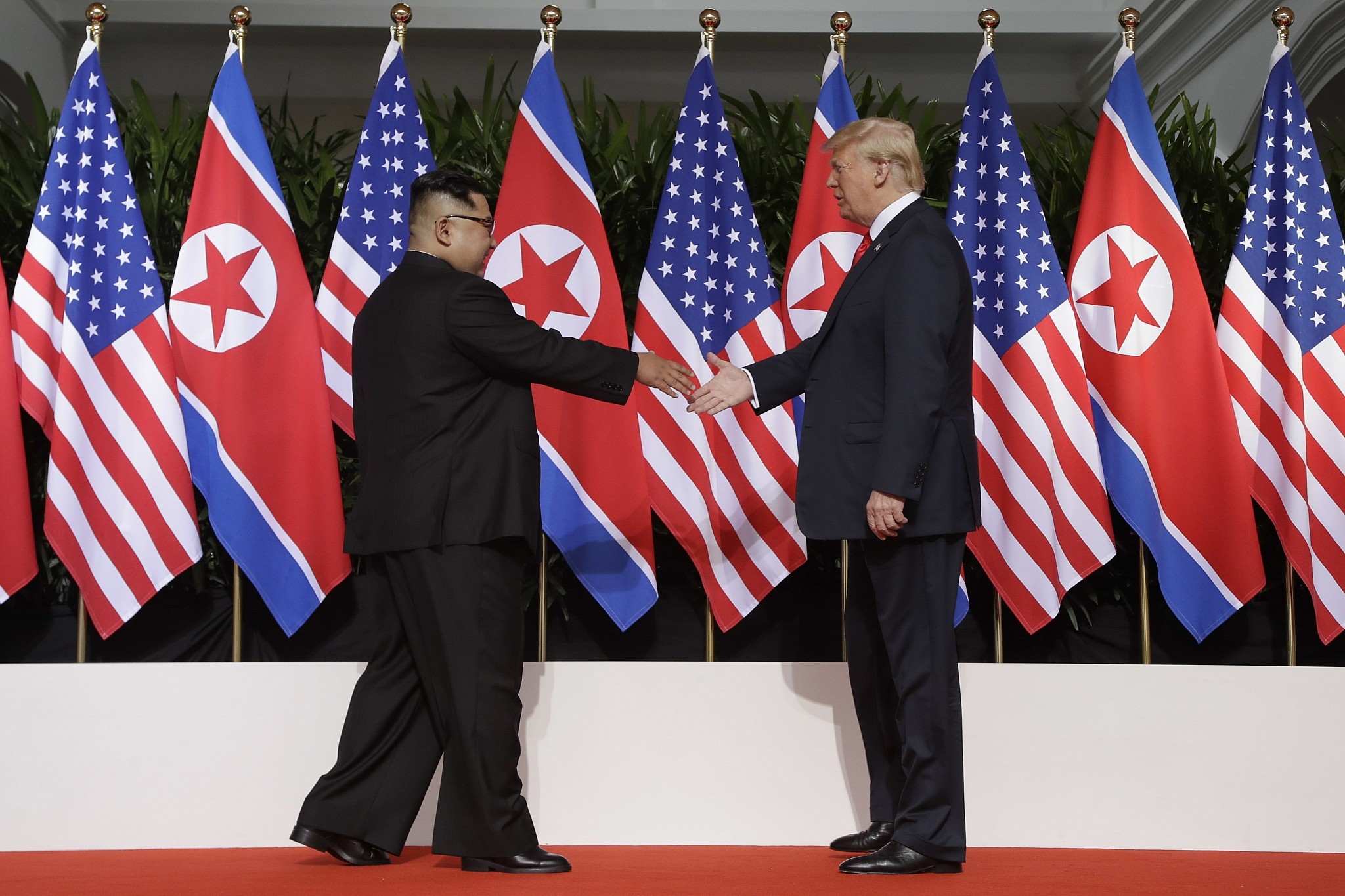 Donald Trump Shake Hands with Kim Jong-un Commemorative Gold Silver Coin 