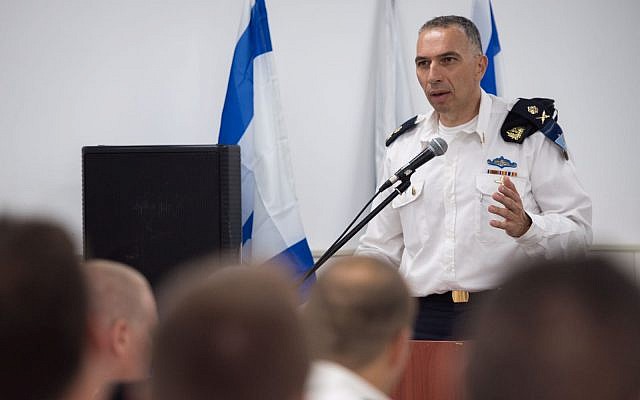 Maj. Gen. Eli Sharvit at ceremony as Israel Navy awards soldiers for clandestine activities in enemy territories, intelligence successes (Courtesy of IDF Spokesperson's Unit)
