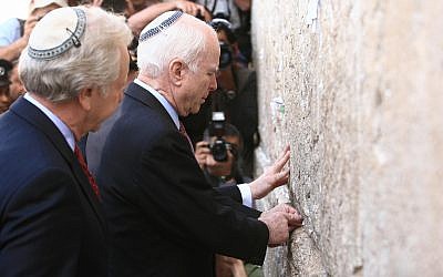 John McCain (with Joe Lieberman) visits the Western Wall in Jerusalem's Old City March 19, 2008. (Nati Shohat /FLASH90)