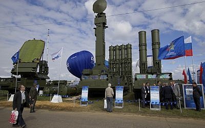 A Russian air defense missile system Antey 2500, or S-300 VM, is on display at the opening of the MAKS Air Show in Zhukovsky outside Moscow, Russia, on August 27, 2013. (AP Photo/Ivan Sekretarev, File)