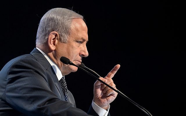 Prime Minister Benjamin Netanyahu speaks during a holiday toast event for Local Council chairmen at Airport City, ahead of the Jewish New Year, on August 30, 2018. (Flash90)
