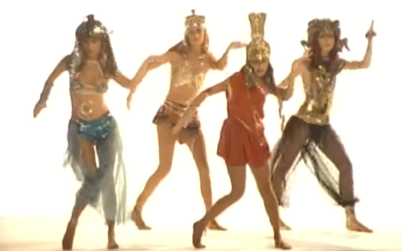 Bangles walk like. Walk like Egyptian группа. The Bangles walk like an Egyptian. The Bangles - walk like an Egyptian (1986). Поза бегущего египтянина.