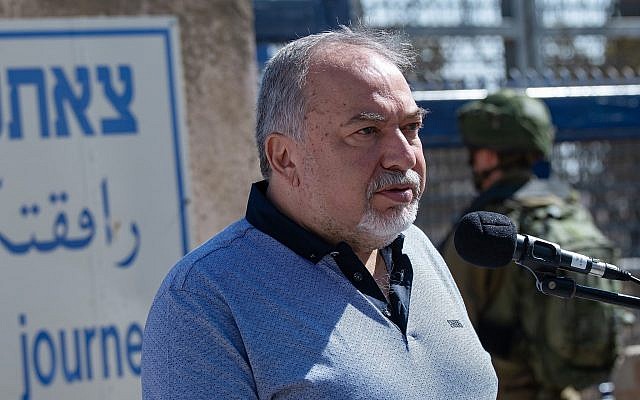 Defense Minister Avigdor Liberman visits at the Quneitra Crossing on the Israeli-Syrian border in the Golan Heights, September 27, 2018. (Basel Awidat/Flash90)