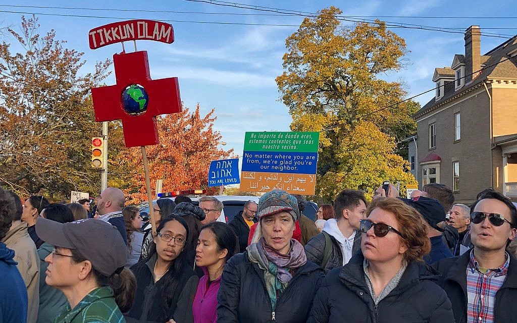 At the October 30, 2018, anti-Trump march, 'Pittsburgh Loves All Our Neighbors.' (Amanda Borschel-Dan/Times of Israel)