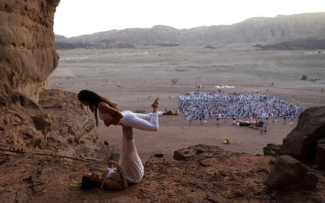 A stretch of desert: Hundreds attend Arava yoga festival