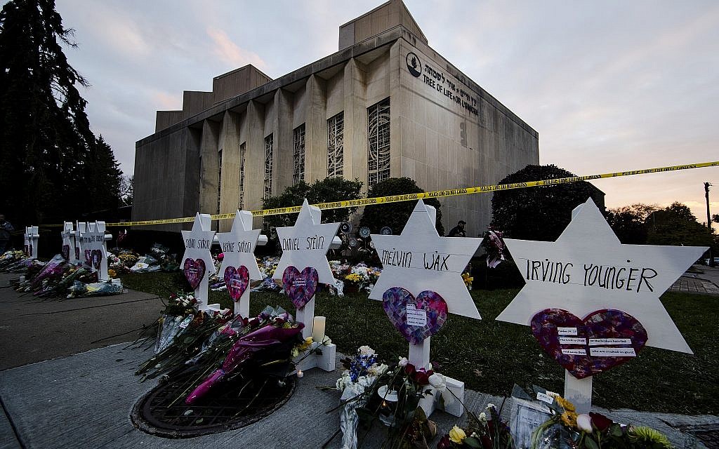 A makeshift memorial stands outside the Tree of Life synagogue in the aftermath of a deadly shooting in Pittsburgh, on October 29, 2018 in which eleven Jews were killed while at Shabbat services. (AP/Matt Rourke)