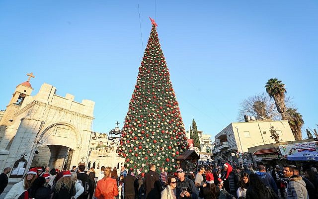 A large christmas tree displayed in the Northern Israeli city of Nazareth, ahead of the Christmas holiday on December 22, 2018. (Yaakov Lederman/Flash90)