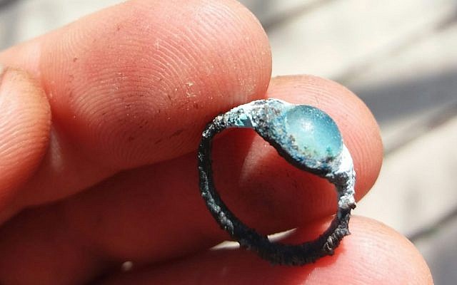 A 2,000-year-old bronze ring with a solitaire gem stone was uncovered in archaeological excavations in the City of David National Park in Jerusalem. (City of David)
