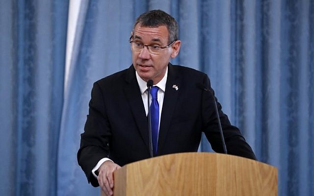 Israel's then-Ambassador to the United Kingdom, Mark Regev delivers a speech at the annual Holocaust Memorial Commemoration event, co-hosted with the Israeli Embassy, in central London on January 23, 2019. - The Foreign Secretary will deliver a keynote speech and unveil the Frank Foley bust. Frank Foley was a British Secret Intelligence Service Officer who in the late 1930s saved thousands of Jews by helping them escape Nazi Germany. (Tolga AKMEN / POOL / AFP)