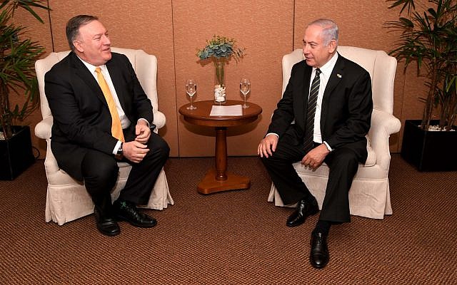 US Secretary of State Mike Pompeo (L) meets with Prime Minister Benjamin Netanyahu in Brasilia on January 1, 2019 (Avi Ohayon/GPO)
