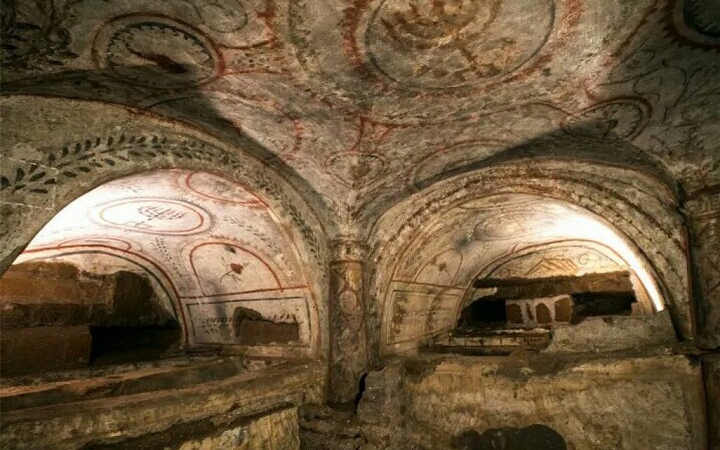 One of the frescoed chambers in Villa Torlonia (courtesy Amir Grenach)