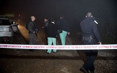 Israeli security forces at the scene where a body of a young woman found in Ein Yael, on the outskirts of Jerusalem, on February 7, 2019 (Yonatan Sindel/Flash90)