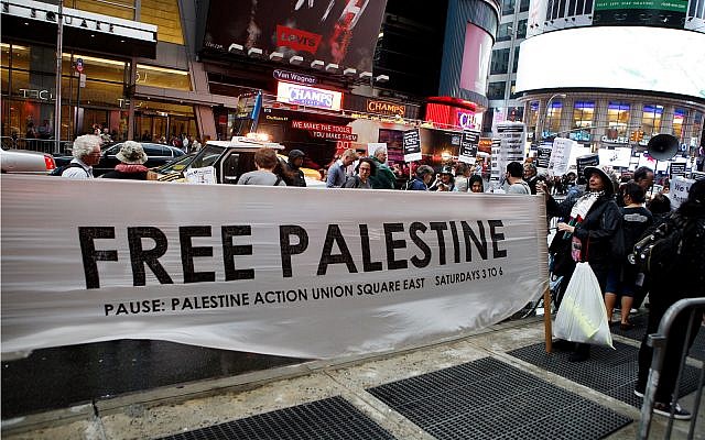 Palestinian and left-wing Jewish groups stage a rally walking from Times Square to United Nations Building in New York on September 15, 2011. (AP/David Karp)