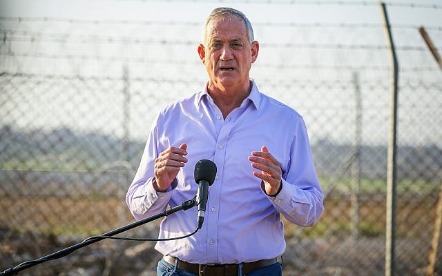 Blue and White party leader Benny Gantz holds a press conference in Kibbutz Nahal Oz in southern Israel on March 15, 2019. (Flash90)