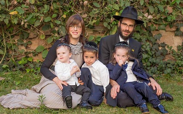 Rabbi Shmuel Notik, his wife Chaya and family (Facebook)