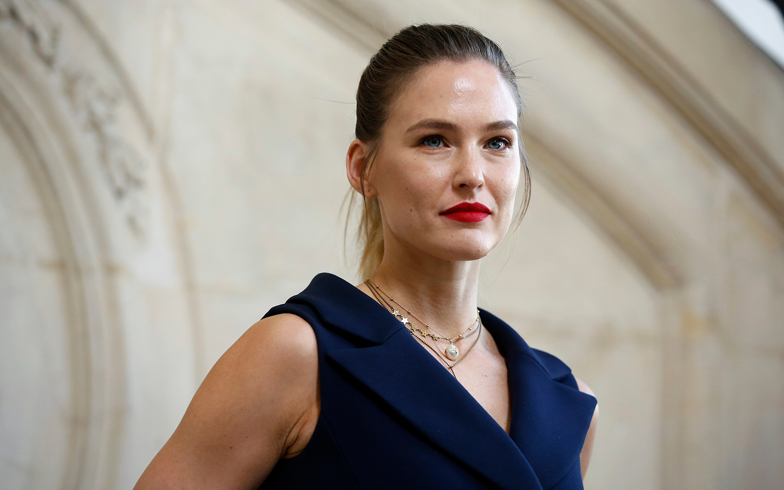 Man arrested for breaking into Bar Refaeli's family home, demanding to ...
