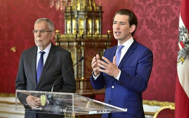 Austrian President Alexander Van der Bellen, left, and Austrian Chancellor Sebastian Kurz deliver a press statement after a meeting on May 19, 2019 in Vienna. (HANS PUNZ / APA / AFP)