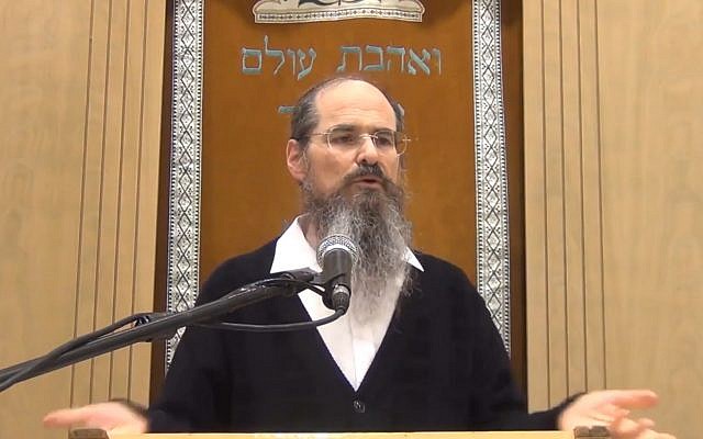 Yeshivat Torah HaChaim head Rabbi Shmuel Tal gives a sermon on December 27, 2018. (Screen capture/Youtube)