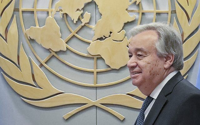 United Nations Secretary-General Antonio Guterres awaits the arrival of Netherland's foreign minister at UN headquarters, May 23, 2019. (AP Photo/Bebeto Matthews)