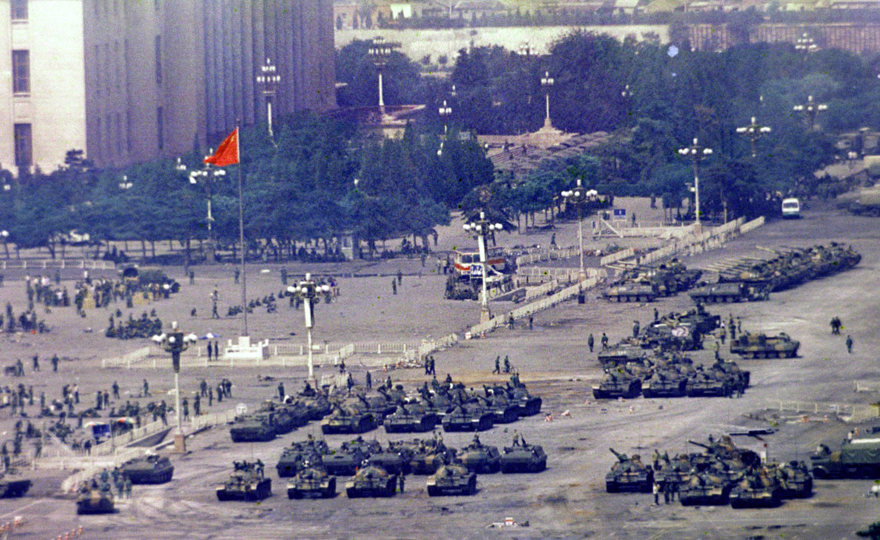 As It Happened June 4 5 1989 Tanks Rumble Out Of Tiananmen Square The Times Of Israel