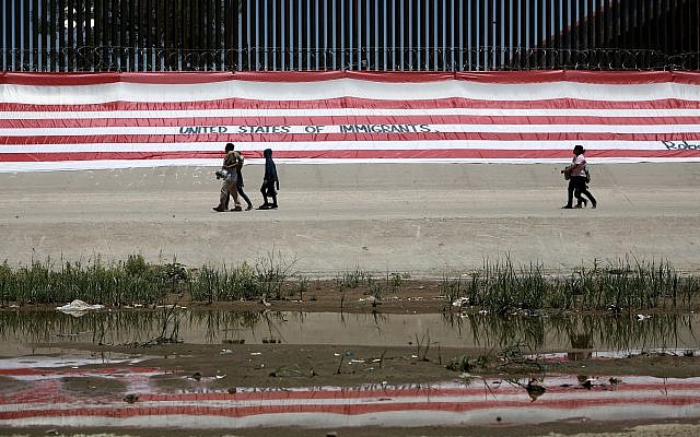 Mexico agrees to restrict migration to USA after tariffs threats