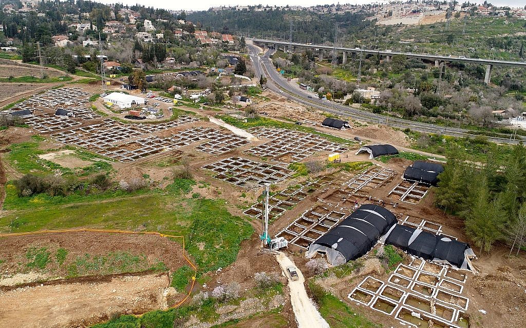 The huge settlement from the Neolithic Period that was discovered in the archaeological excavations at the Motza intersection near Jerusalem by the Antiquities Authority. (Eyal Marco, Antiquities Authority)