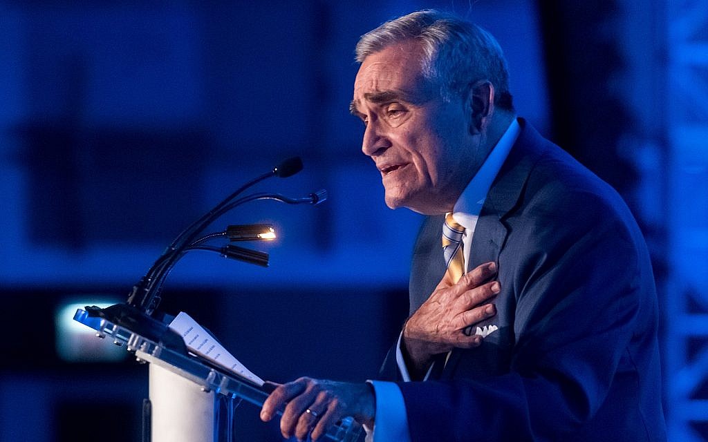 Steve Nasatir speaks at an event commemorating his 40 years as president of the Jewish United Fund in Chicago, May 29, 2019. (Robert Kusel/via JTA)