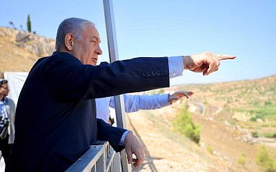 Prime Minister Benjamin Netanyahu inaugurates a new promenade in the West Bank settlement of Efrat on July 31, 2019. (Courtesy)