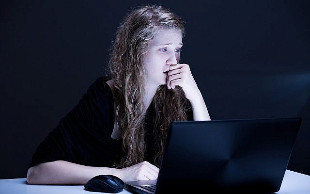 Illustrative. A stressed woman before her computer. (Katarzyna Bialasiewicz; iStock by Getty Images)