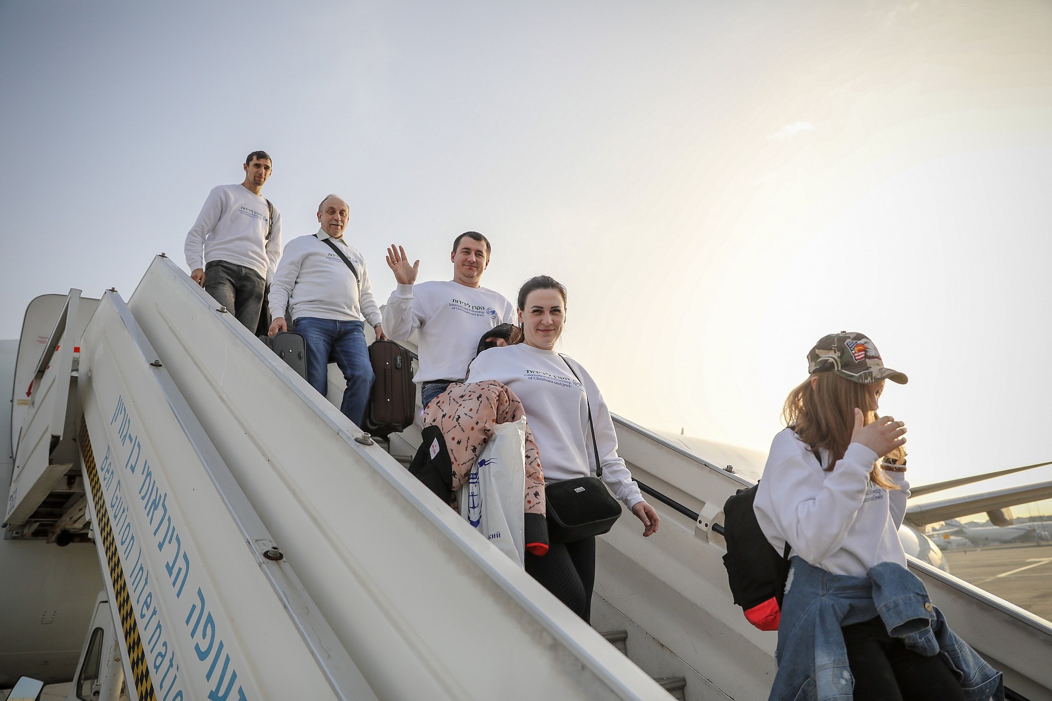 Operation Lifeshield - Israelis are praying for peace in Ukraine. Ukrainian  Jews fleeing the war who landed in Israel this week were enthusiastically  welcomed with song and dance by large crowds who