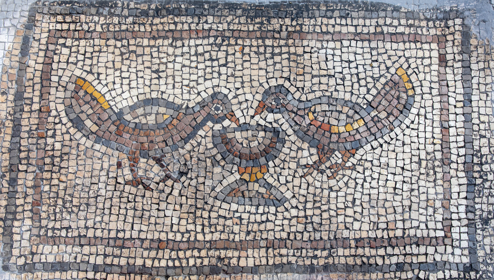 miracle of the loaves and fishes mosaic