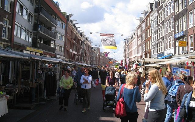 The Albert Cuyp Market in Amsterdam, where a Jewish father and son were stabbed in March 2019. (CC BY-SA 3.0, Michiel1972, Wikipedia)