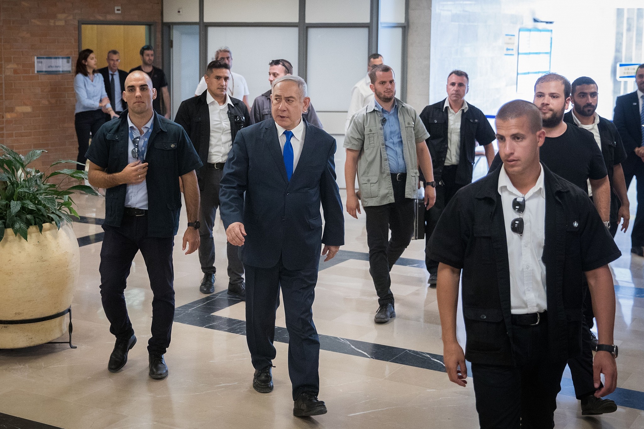 Guard at Netanyahu home injured after gun accidentally goes off