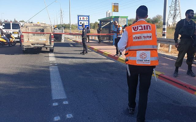The scene of a stabbing at the Maccabim Junction along Route 443 on September 25, 2019. (United Hatzalah)