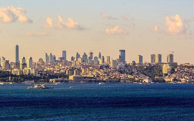 The skyline of Istanbul's Levent district, seen from the Bosphorus. (Wikipedia/Ben Morlok/CC BY-SA)