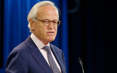 Former US ambassador to Israel Martin Indyk speaks at the State Department as Secretary of State John Kerry announces that Indyk will shepherd the Israeli-Palestinian peace talks beginning in Washington, July 29, 2013. (AP Photo/Charles Dharapak)
