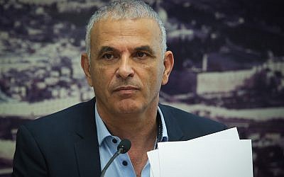 Then-Finance Minister Moshe Kahlon holds a press conference at the Finance Ministry office in Jerusalem, September 23, 2019. (Flash90)