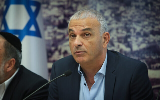 Finance Minister Moshe Kahlon hold a press conference with at the Finance Ministry office in Jerusalem, September 23, 2019. (Flash90)
