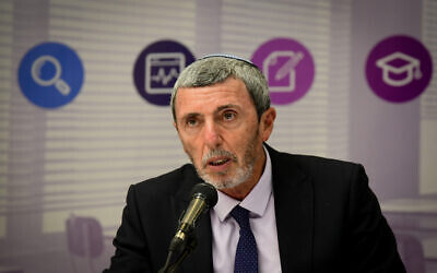 Education minister Rafi Peretz speaks during a press conference at the Education Ministry in Tel Aviv on October 28, 2019. (Flash90)
